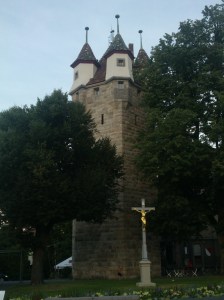 Der Fünfknopfturm. Treffpunkt der Führung